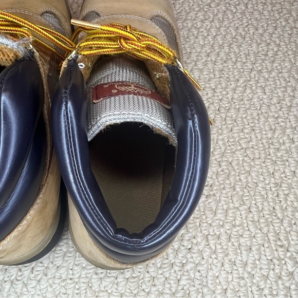 Boy’s Timberland Brown Field Boots - Picture 6 of 11